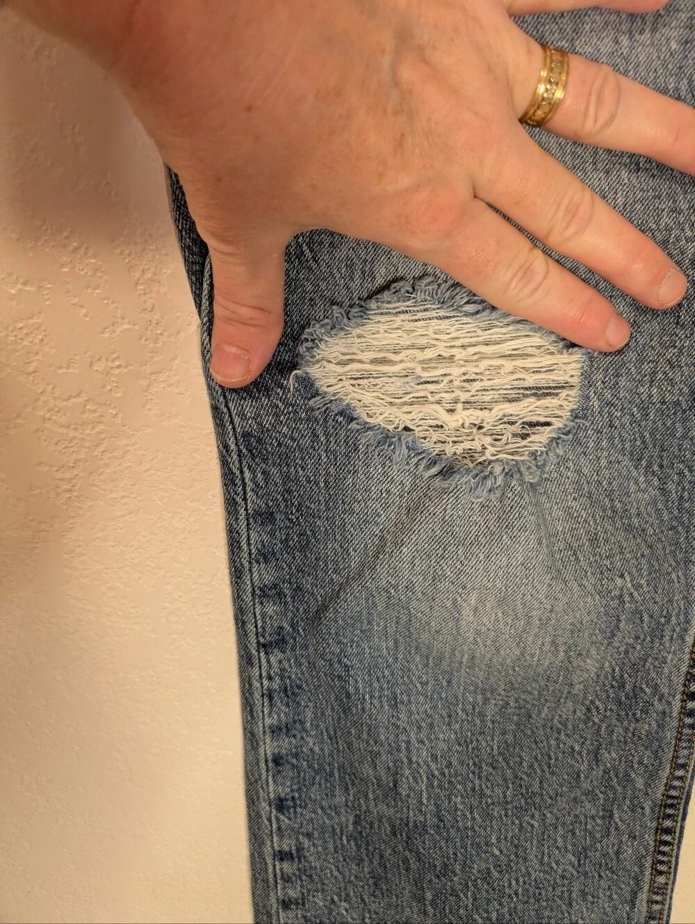 Anthropologie Pilcro The Vintage Straight Distressed Jeans Size 27